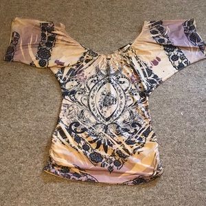 Tight fit flows shirt